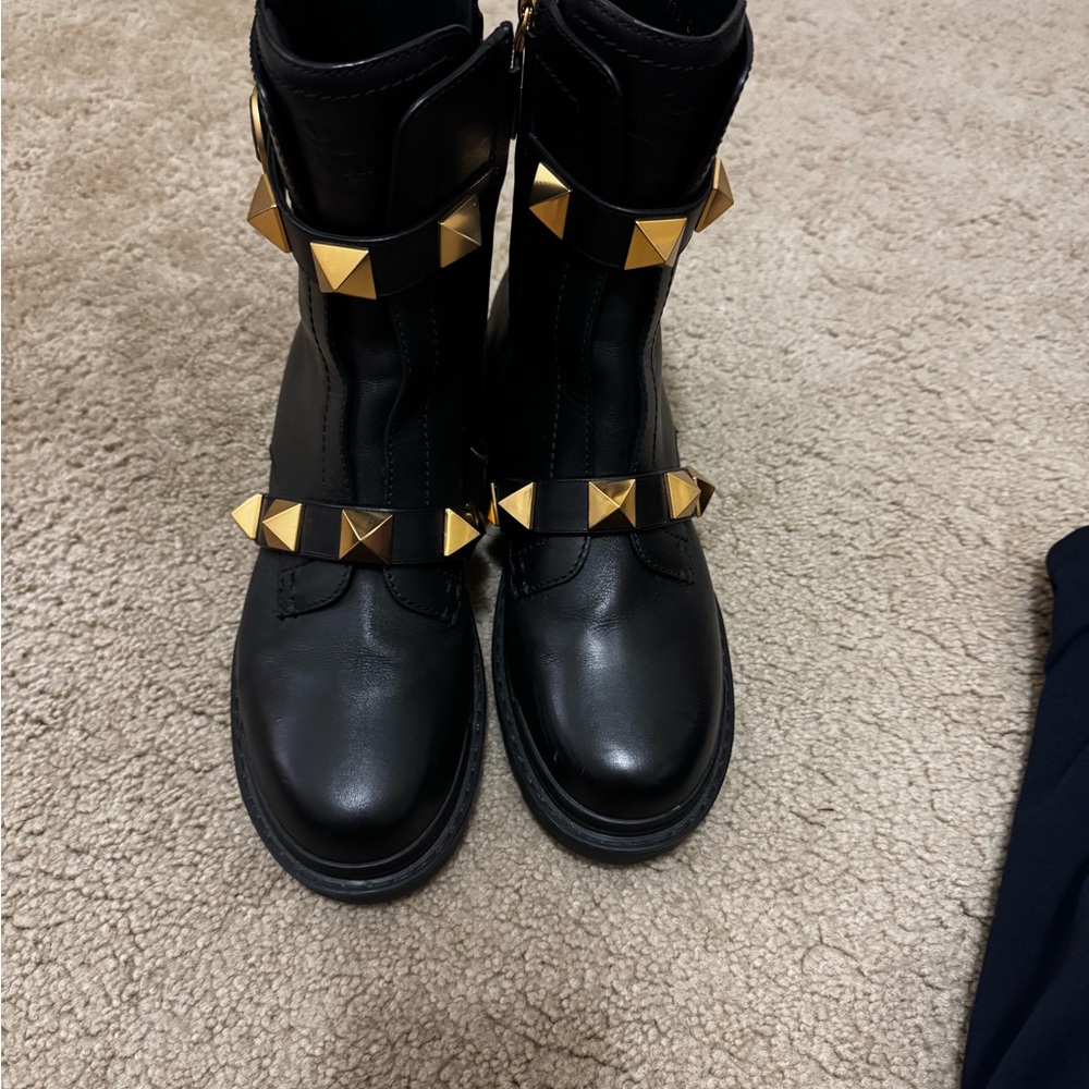 BEAUTIFUL- Valentino Garavani Black Boots with Gold Studs